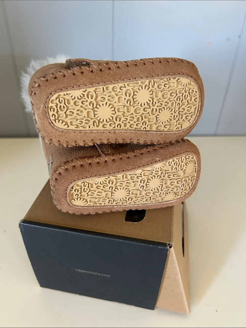 UGG Infant Classic Suede Boots in Chestnut with Shearling